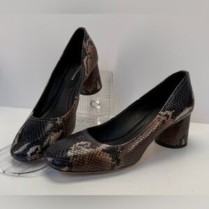 Donald J Pliner Camy Snakeskin round Block Heel Pumps 8.5